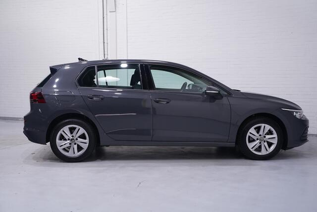 Volkswagen GOLF 1.0 eTSI Life Business Carplay Achteruitrijcamera ACC Navi Massagestoel 1e Eigenaar NAP
