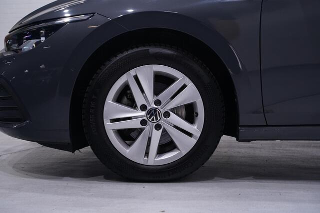 Volkswagen GOLF 1.0 eTSI Life Business Carplay Achteruitrijcamera ACC Navi Massagestoel 1e Eigenaar NAP