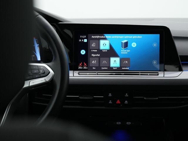 Volkswagen GOLF 1.4 eHybrid 204 pk Style | Geheugen-/massagestoel | Achteruitrijcamera | Stuur-/stoelverwarming | Adaptive Cruise | Keyless Entry