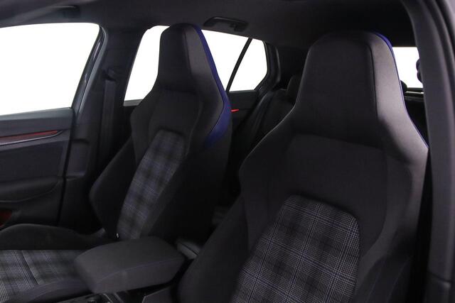 Volkswagen GOLF GTE 1.4 TSI eHybrid 245pk DSG Automaat Adaptive cruise control, Navigatie, Parkeersensoren, LED koplampen, Stuurwiel verwarmd