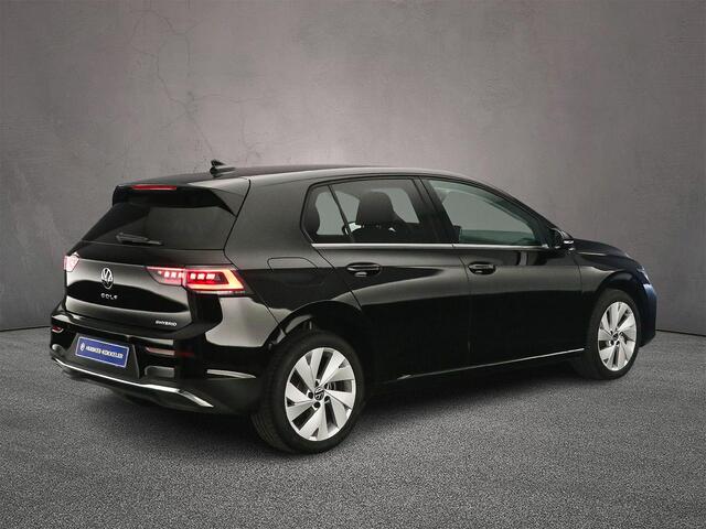 Volkswagen GOLF 50 Edition 1.5 TSI eHybrid 204pk DSG Automaat Adaptive cruise control, 360 camera, LED matrix koplampen, Achteruitrijcamera, Stuurwiel verwarmd