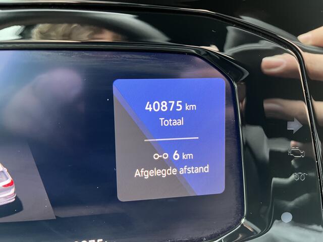 Volkswagen GOLF 1.4 eHybrid GTE / AUTOMAAT/ ACC/ STUUR+STOELVERWARM./ PARK.SENSOR.V+A/ CAMERA/ APP-CONNECT/ DODEHOEK/ KEYLESS/ HEAD-UP/ DIGITAL DASH/ IQ.LIGHT/ RIJ-MODI/ NAVI/ DAB/ CLIMA/ 18'' LMV