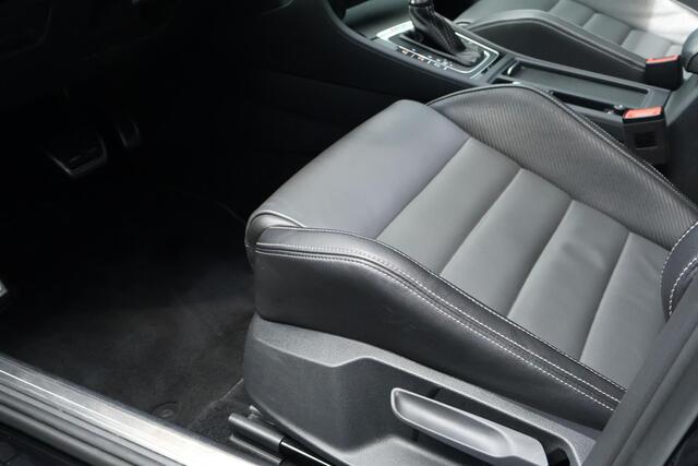 Volkswagen GOLF 2.0 TSI 4Motion R / Akrapovic / Downpipe / R600 / 410pk / Dynaudio / Panorama / DCC