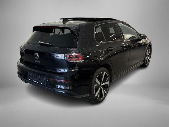 Volkswagen GOLF 1.5 272pk DSG eHybrid GTE · Panoramadak · 360 Camera · Wegklapbare Trekhaak · Stoel &-Stuurverwarming · 18'' Inch · Garantie t/m 13-08-2030 of 100.000km