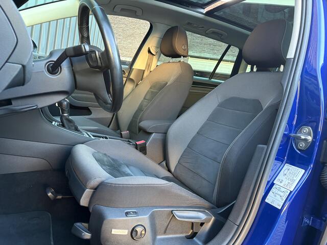 Volkswagen GOLF 1.5 TSI Highline Business R | Panodak | Groot Navi | Trekhaak afnb. | Keyless | Prijs Rijklaar!!