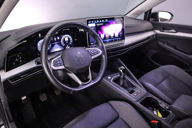 Volkswagen GOLF Variant Life Business 1.5 TSI 115pk Adaptive cruise control, Achteruitrijcamera, Navigatie, LED koplampen, App connect, Parkeersensoren