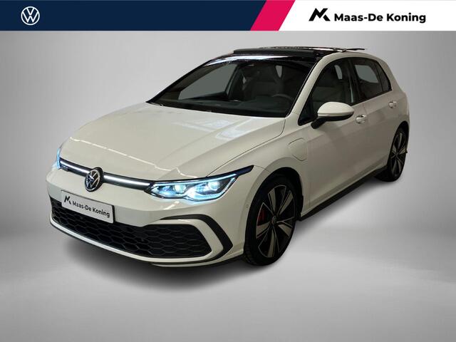 Volkswagen GOLF 1.4TSIeHybrid 180kW/245PK GTE · Panoramadak · Trekhaak · Camera · Stoelverwarming · Navigatie