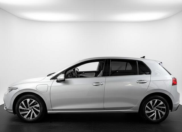 Volkswagen GOLF eHybrid PHEV 204PK DSG STYLE CAMERA/VELOURS/NAVI/IQ-LIGHT
