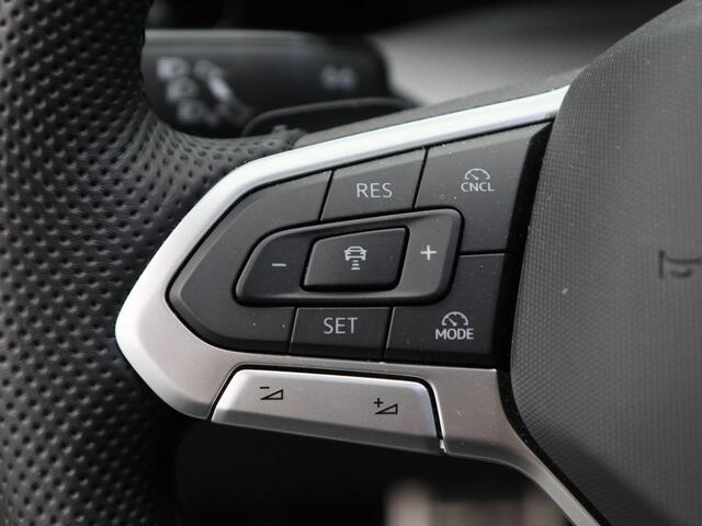 Volkswagen GOLF 1.5 eHybrid 272 Pk GTE | Panoramadak | Leder | Matrix LED | Camera | Trekhaak | Adaptive Cruise | 18 Inch | 11.451 Km !!
