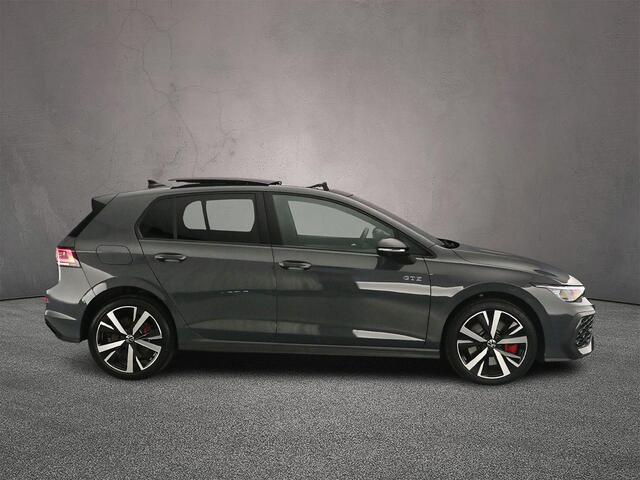 Volkswagen GOLF GTE 1.5 TSI eHybrid 272pk DSG Automaat Trekhaak, Panoramadak, 360 camera, Lederen bekleding, Adaptive cruise control, Achteruitrijcamera, Black Style