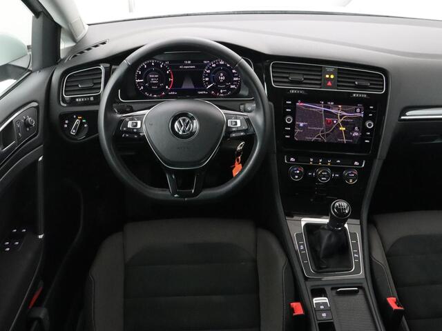 Volkswagen GOLF 1.5 TSI Highline | Carplay | Full LED | Trekhaak | Camera | Adaptive cruise | Navigatie | Parkeerhulp | Virtual Cockpit | Climate control | Bluetooth | Getint glas