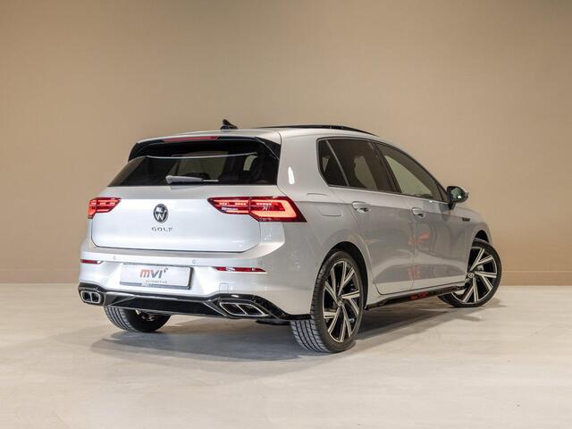Volkswagen GOLF 1.5 TSI 2x R-Line / 150pk / Panorama dak / Dodehoek herkenning / Stoelverwarming /