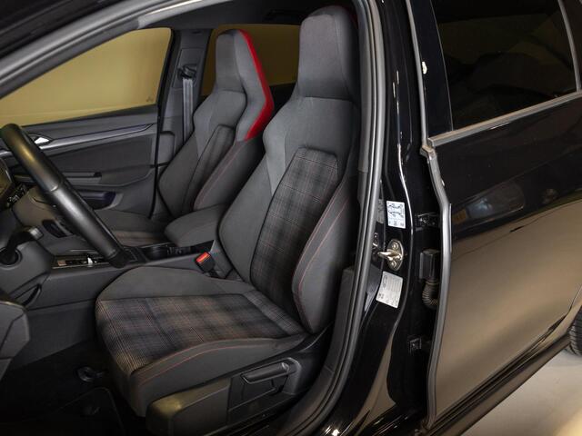 Volkswagen GOLF 2.0 TSI GTI / 245pk / Achteruitrij camera / Dodehoek assistent / Stoel en stuurverwarming /