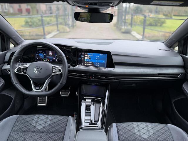 Volkswagen GOLF Variant 1.5 eTSI R-Line | Pano | IQ-Light | Camera | Adaptive | CarPlay |