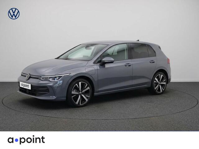 Volkswagen GOLF Life Edition 1.5 eHybrid 150 kW / 204 PK Hatchback / Trekhaak / Carplay / 19 Inch