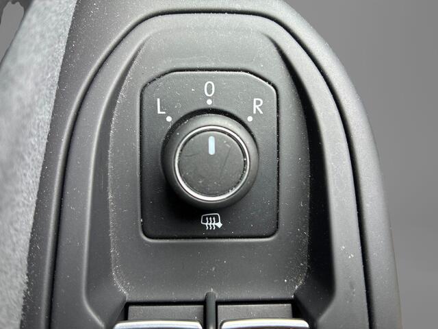 Volkswagen GOLF 1.5 eTSI 130pk DSG R-Line · Apple/Android Car Play · P-Sensoren · Navigatie · Sfeerverlichting · 17 Inch · Garantie t/m 12-02-2028 of 100.000km
