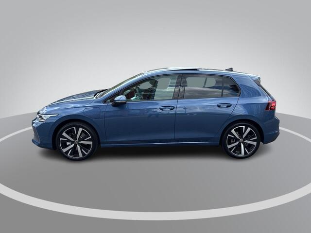 Volkswagen GOLF 1.5 eHybrid Life Edition Panoramadak · Achteruitrijcamera · Draadloze telefoonlader · Stuur- & Stoelverwarming