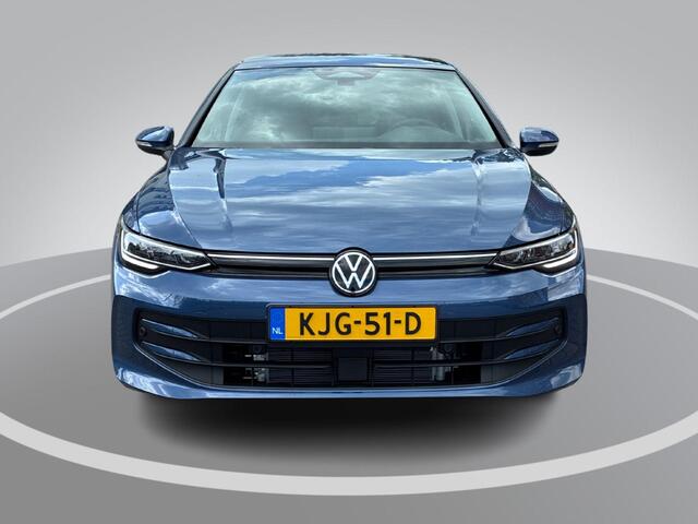 Volkswagen GOLF 1.5 eHybrid Life Edition Panoramadak · Achteruitrijcamera · Draadloze telefoonlader · Stuur- & Stoelverwarming
