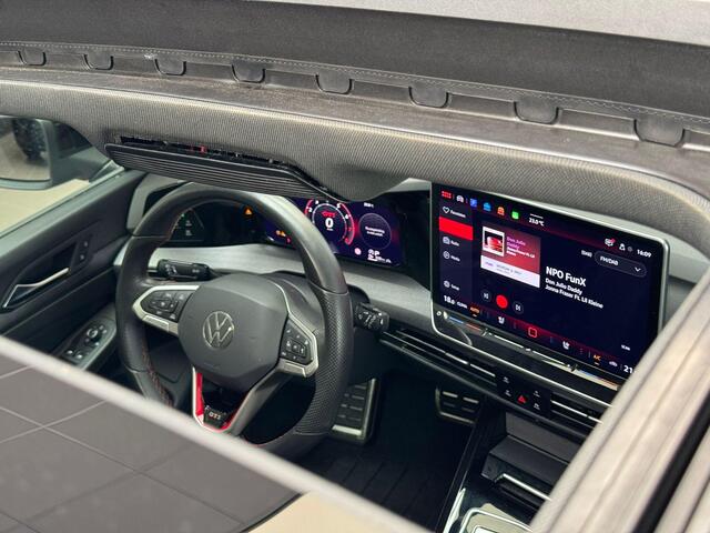Volkswagen GOLF 2.0 TSI GTI Clubsport / Akrapovice / Pano / leder
