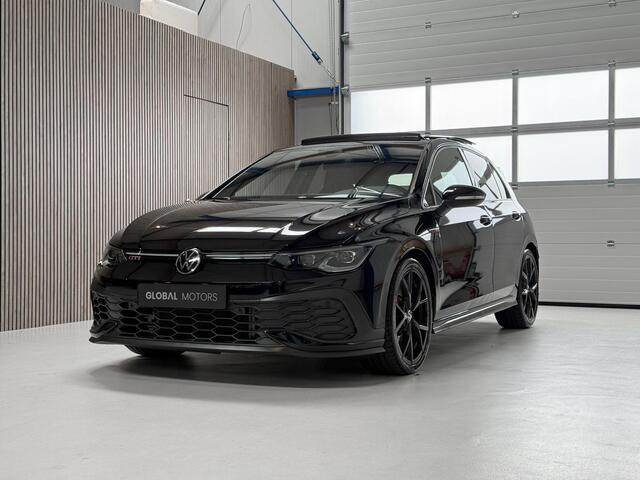 Volkswagen GOLF 2.0 TSI GTI Clubsport 300PK - DEALER ONDERHOUDEN - PANORAMADAK - BLACK ON BLACK - HARMAN KARDON - STUUR + STOELVERWARMING