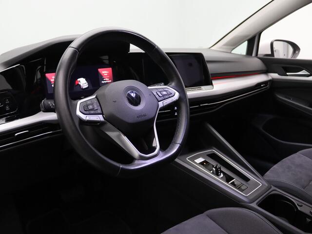 Volkswagen GOLF eTSI R-Line 150pk Camera | Adapt. Cruise | Parkeersens. v+a | Stoelverw. | Trekhaak elektrisch.