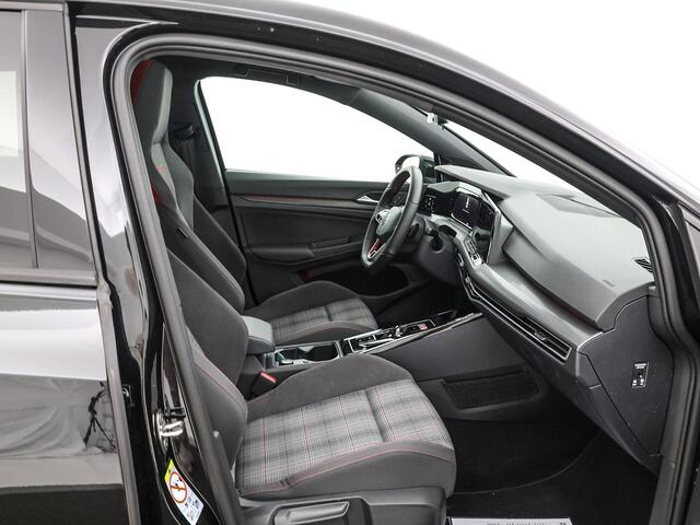 Volkswagen GOLF 2.0 TSI 245pk DSG GTI · Panoramadak · Camera · Sfeerverlichting · Apple/Android Car Play · 18'' Inch ·