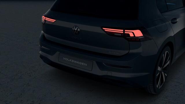 Volkswagen GOLF 1.5 eHybrid 204 6DSG eHybrid Life Edition | 'App-Connect' draadloze smartphone integratie | Achterbank in ongelijke delen neerklapbaar incl. middenarmsteun en doorlaadmogelijkheid | Afstandscontrolesysteem (Front Assist)
