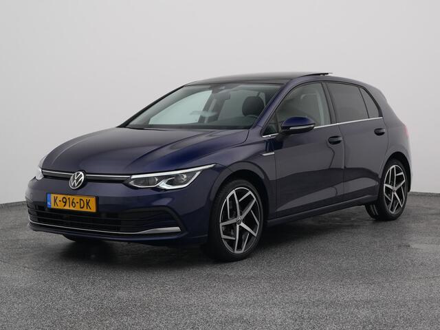 Volkswagen GOLF 1.5 eTSI R-Line | PANO | CAMERA | ADAPTIVE | STOEL- EN STUURVERW.