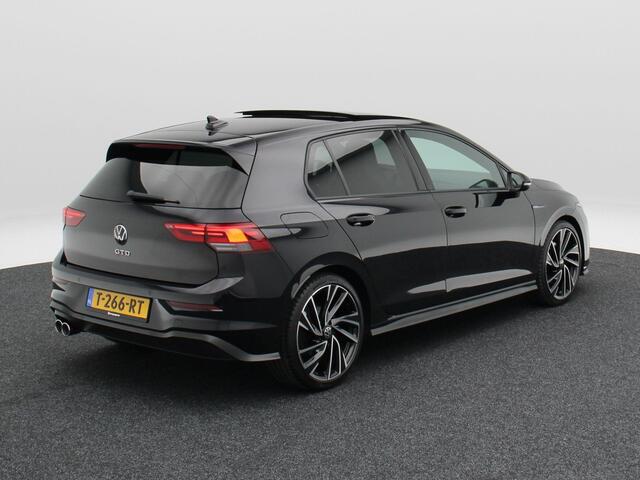 Volkswagen GOLF 2.0 TDi GTD 200 Pk Automaat | Stoel/Stuurverwarming | Panorama dak | Camera | IQ Light | Adaptive Cruise | CarPlay | 19 Inch | 46.354 Km !!