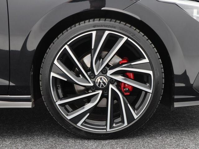 Volkswagen GOLF 2.0 TDi GTD 200 Pk Automaat | Stoel/Stuurverwarming | Panorama dak | Camera | IQ Light | Adaptive Cruise | CarPlay | 19 Inch | 46.354 Km !!