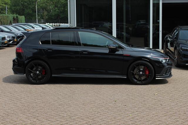 Volkswagen GOLF 2.0 TSI GTI Clubsport / Full option! / Panoramadak / Camera / Head-up / Leder / Nurburgring / 19'' / Harman Kardon / Matrix LED / Stoelventilatie+Verwarming+Massage / Stuurverwarming / Dodehoek / DAB / ACC