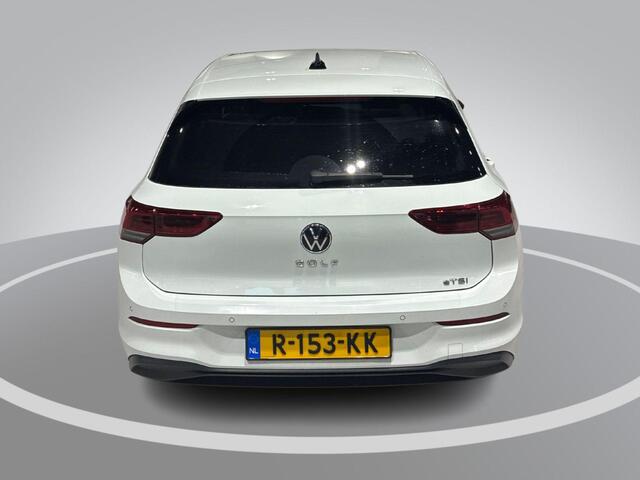 Volkswagen GOLF 1.0 eTSI 110pk DSG Life Business · Camera · Stoelverwarming · Apple/Android Car Play · Dodehoeksensor · Trekhaak afneembaar · 18'' velgen · Elektrische stoelverstelling