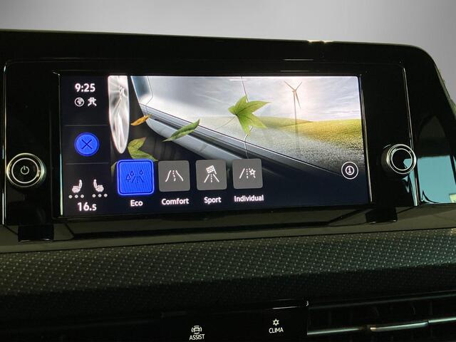 Volkswagen GOLF 1.5eTSI/130PK R-Line DSG · Apple/Android Car Play · Camera + Parkeersensoren · Stoel- & stuurverwarming