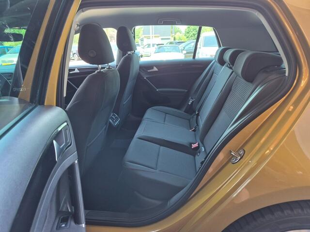 Volkswagen GOLF 1.0 TSI HIGHLINE, Sound, Stoelverwarming, Carplay, ALL IN prijs!