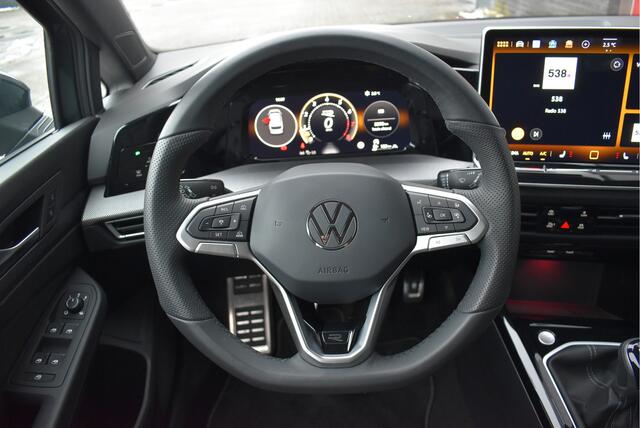 Volkswagen GOLF Variant 1.5 TSI R-Line Edition Sportstoelen, Virtual cockpit, Adaptive cruise, Afn. trekhaak, Camera, Stoelverwarming