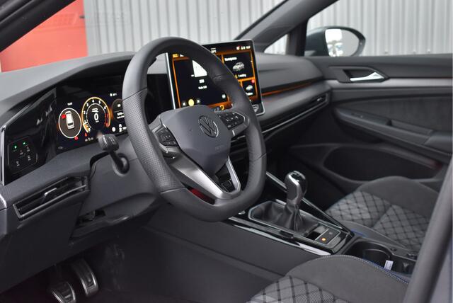 Volkswagen GOLF Variant 1.5 TSI R-Line Edition Sportstoelen, Virtual cockpit, Adaptive cruise, Afn. trekhaak, Camera, Stoelverwarming