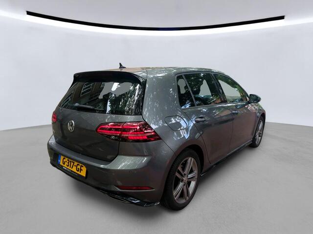 Volkswagen GOLF 1.5 TSI 150PK DSG Highline Business R / Virtual Cockpit / Navigatie / Camera / LED / 17" LMV
