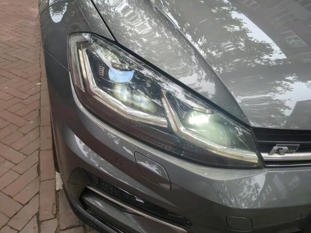 Volkswagen GOLF 1.5 TSI 150PK DSG Highline Business R / Virtual Cockpit / Navigatie / Camera / LED / 17" LMV