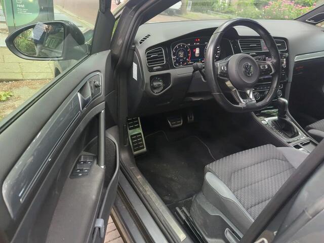 Volkswagen GOLF 1.5 TSI 150PK DSG Highline Business R / Virtual Cockpit / Navigatie / Camera / LED / 17" LMV