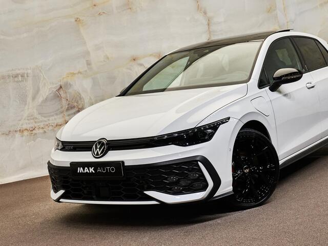 Volkswagen GOLF 1.5 eHybrid GTE , pano, 19", Leder Vienna, tr.haak, Matrix-LED, HUD, ACC, keyless, NP58k