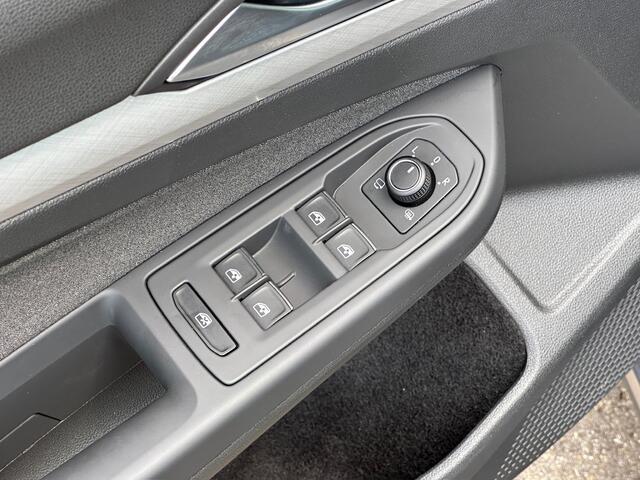 Volkswagen GOLF Variant 1.5 eTSI DSG Life | Trekhaak | Navi | Adap. Cruise | 4-season | Rijklaar incl. garantie