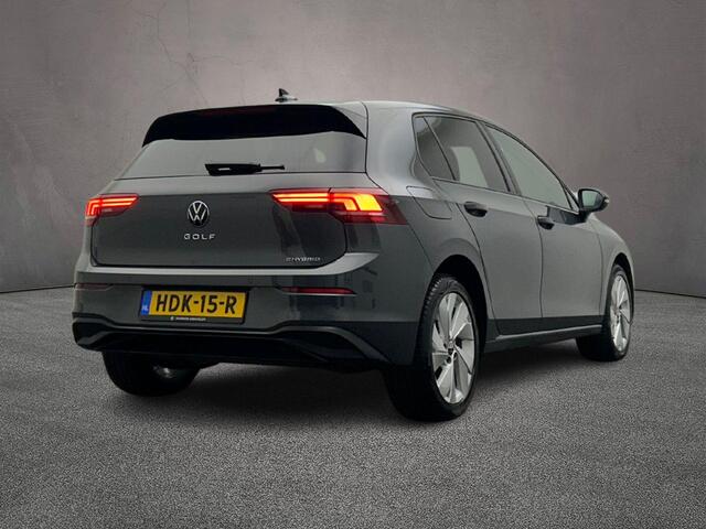 Volkswagen GOLF Life Edition 1.5 TSI eHybrid 204pk DSG Automaat Adaptive cruise control, Achteruitrijcamera, Stoelverwarming, LED koplampen, Parkeersensoren, App connect