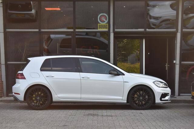 Volkswagen GOLF 2.0 TSI 4Motion R Pano Akra Camera Dynaudio