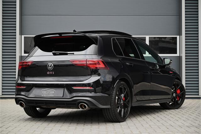 Volkswagen GOLF 2.0 TSI GTI CLUBSPORT 300 PK / PANO / NURBURGRING / IQ LIGHT / HEAD UP / HARMAN KARDON / CAMERA / BLACK PACK