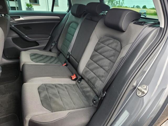 Volkswagen GOLF 1.0 Tsi Comfortline Business, Navi, Apple/Android, Adapt. Cruise, Stoelverwarming