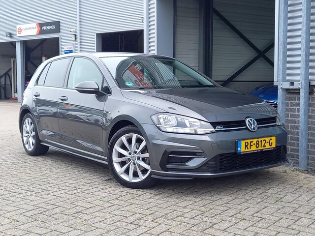 Volkswagen GOLF 1.0 TSI R-LINE - ADAPTIVE CRUISE - CARPLAY / ANDROID - TREKHAAK - ALCANTARA - NAVI - CLIMA - STOELVERWARMING -