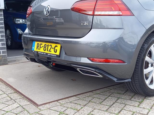 Volkswagen GOLF 1.0 TSI R-LINE - ADAPTIVE CRUISE - CARPLAY / ANDROID - TREKHAAK - ALCANTARA - NAVI - CLIMA - STOELVERWARMING -