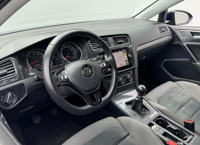 Volkswagen GOLF 1.5 TSI 130PK COMFORTLINE BUSINESS VELOURS/NAVI/ACC/CARPLAY