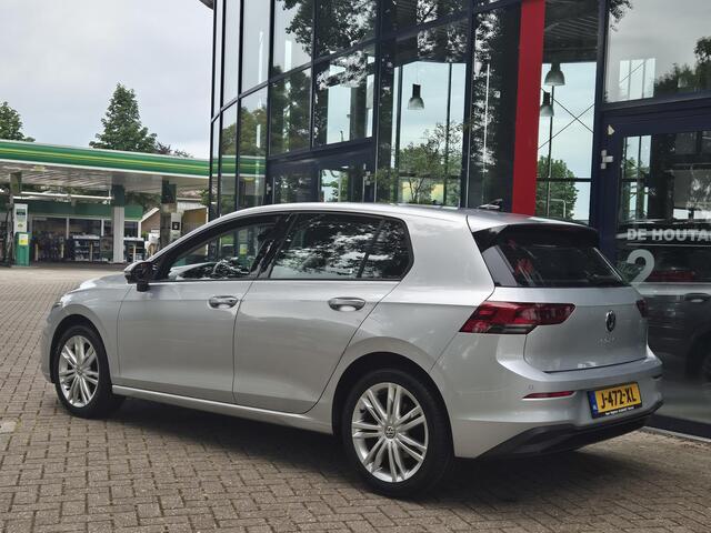 Volkswagen GOLF 1.0 TSI Life | Navigatie via Apple carplay | Climate Control | Parkeersensoren | Licht metalen velgen