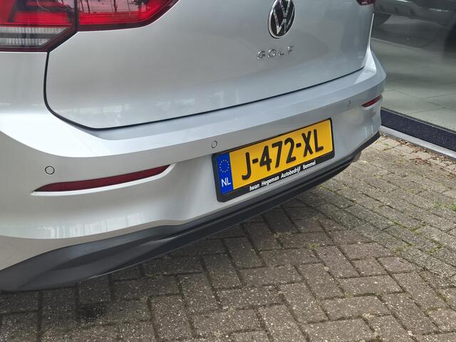 Volkswagen GOLF 1.0 TSI Life | Navigatie via Apple carplay | Climate Control | Parkeersensoren | Licht metalen velgen